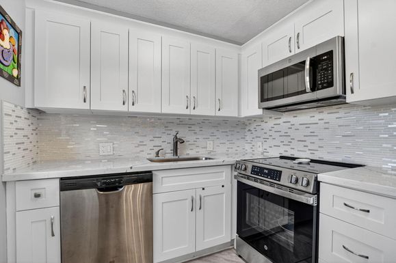 585 Mansfield, Boca Raton, FL 33434