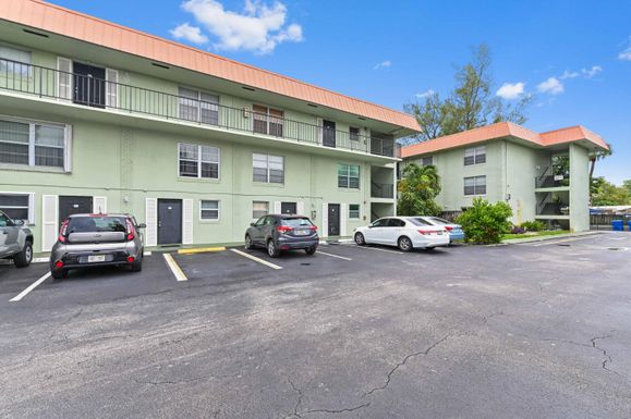 803 Oakland Park, Oakland Park, FL 33311