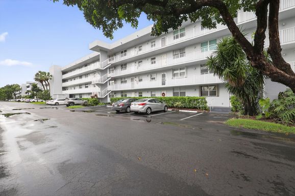 111 Royal Park, Oakland Park, FL 33309