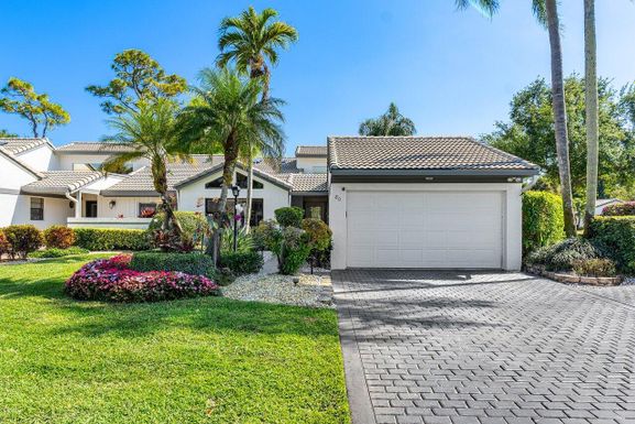 80 Cambridge, Boynton Beach, FL 33436