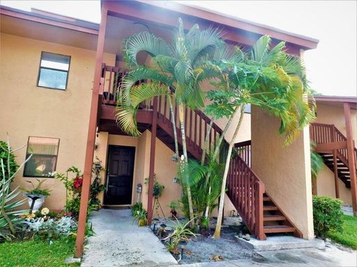 902 Lakeview, Royal Palm Beach, FL 33411