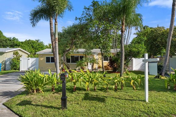 607 Perry, Lantana, FL 33462