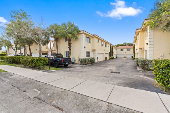 176 2nd, Deerfield Beach, FL 33441