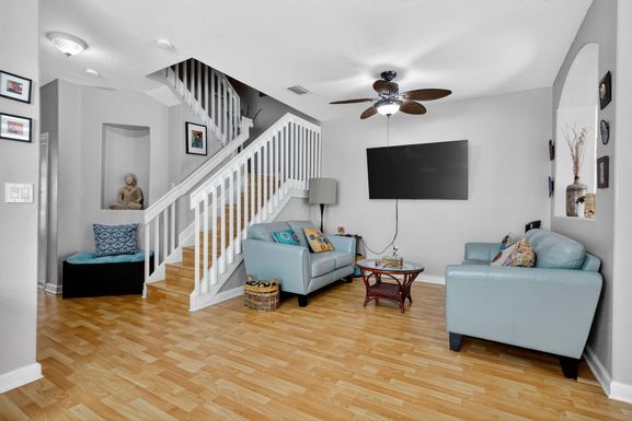 913 151, Miami, FL 33194