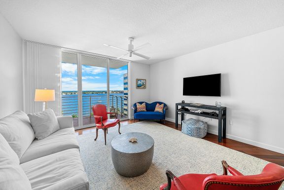 1551 Flagler, West Palm Beach, FL 33401