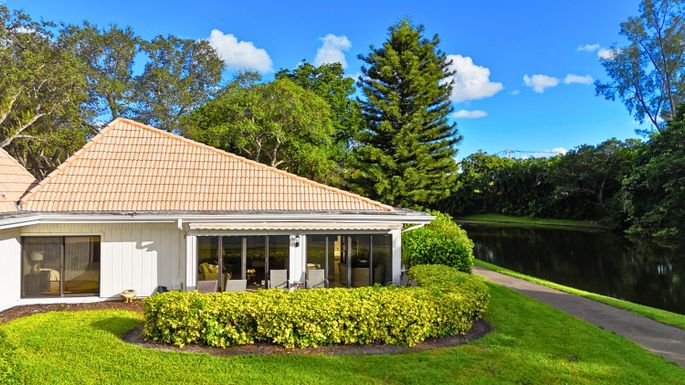 406 Bridgewood, Boca Raton, FL 33434