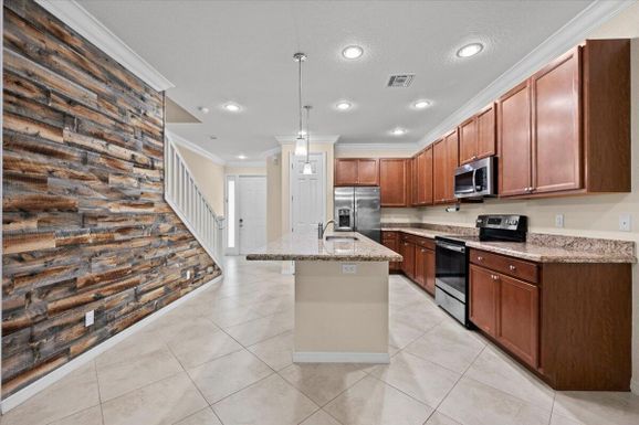 535 Glen Crest, Stuart, FL 34997