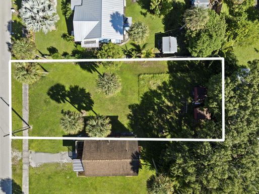 1814 29th, Fort Pierce, FL 34947