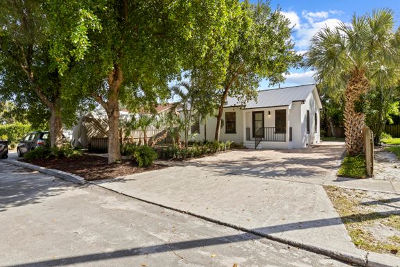830 Franklin, West Palm Beach, FL 33405