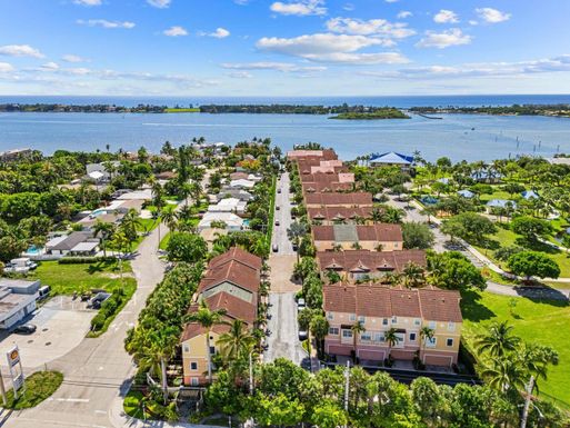 105 Harbors, Boynton Beach, FL 33435