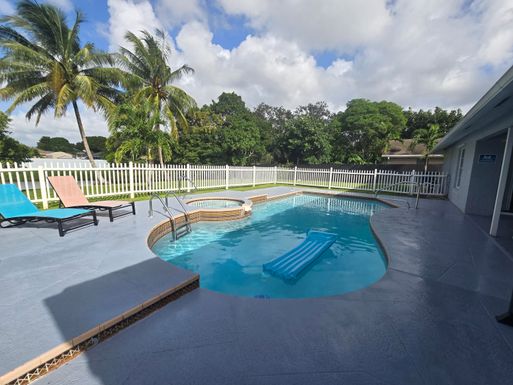 242 Las Palmas, Royal Palm Beach, FL 33411