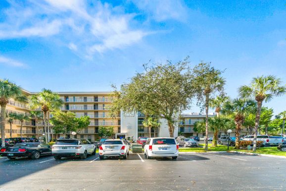 15 Royal Palm, Boca Raton, FL 33432