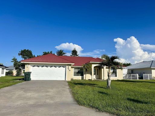 328 Sugarland, Clewiston, FL 33440