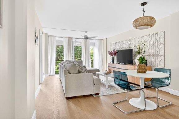 106 Royal Park, Oakland Park, FL 33309