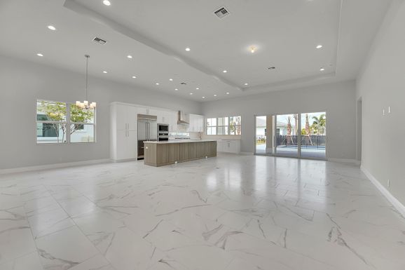 9341 Crestview, Palm Beach Gardens, FL 33412