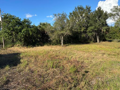 2897 32nd, Okeechobee, FL 34972