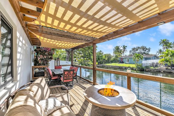 2000 38th, Oakland Park, FL 33305