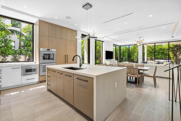 512 7th, Delray Beach, FL 33483