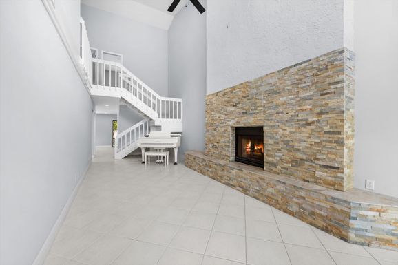 2932 Florida, Delray Beach, FL 33483