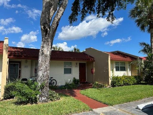 417 Lake Evelyn, West Palm Beach, FL 33411
