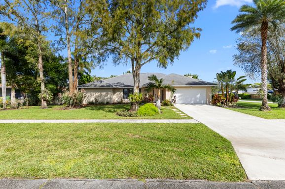 13868 Ishnala, Wellington, FL 33414