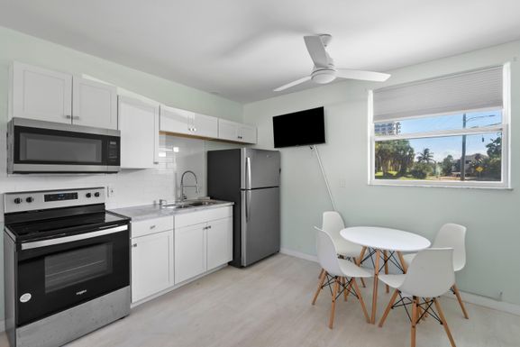 670 Hernando, Fort Pierce, FL 34949