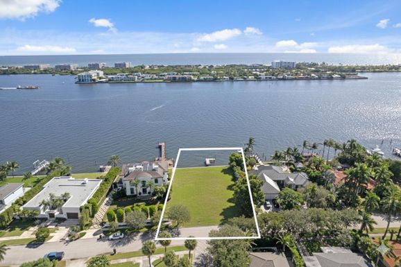 2002 Notre Dame, Lake Worth Beach, FL 33460