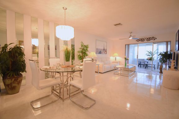 5474 Privet, Delray Beach, FL 33484