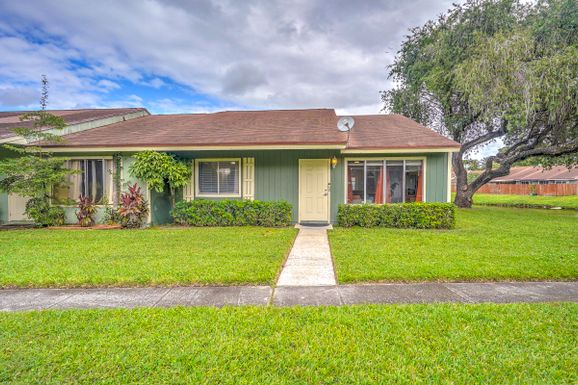 4851 Orleans, West Palm Beach, FL 33415