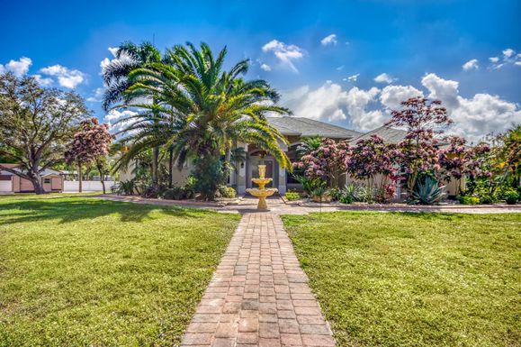 7260 Grapeview, The Acreage, FL 33470