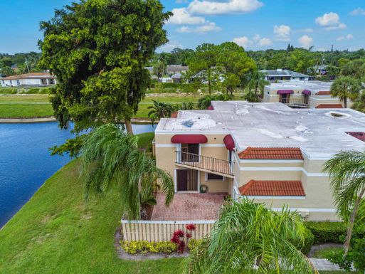 4075 Village, Delray Beach, FL 33445