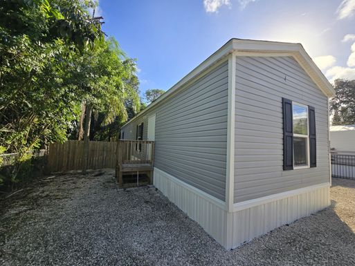 112 18th, Stuart, FL 34994