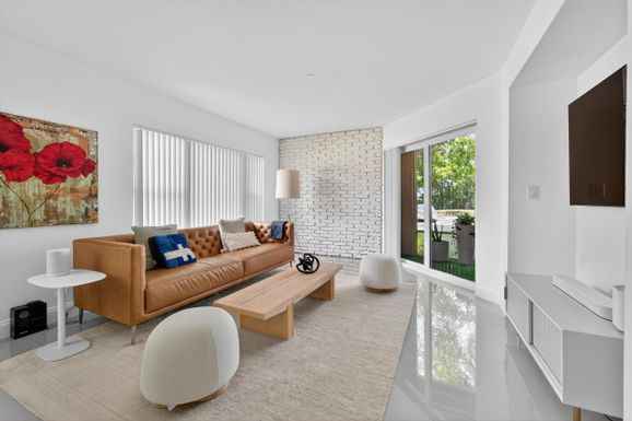 4807 Via Palm, West Palm Beach, FL 33417