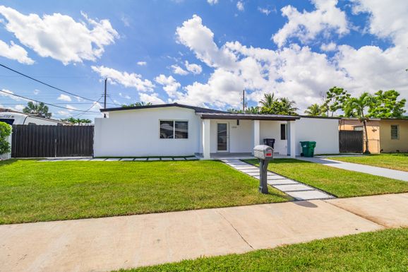 11014 Westwood Lake, Miami, FL 33165