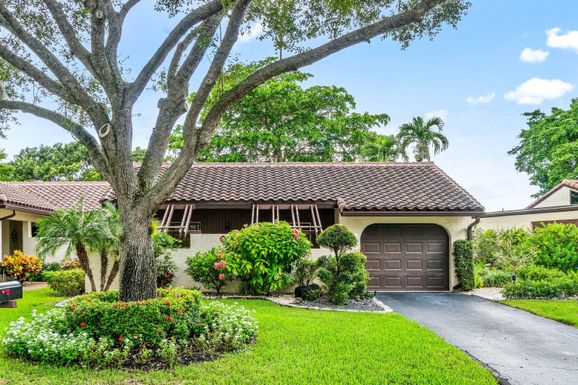 21693 Arriba Real, Boca Raton, FL 33433