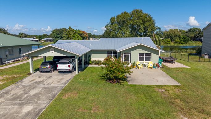 2477 27th, Okeechobee, FL 34974
