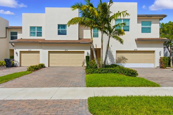 4874 Navali, Lake Worth, FL 33467