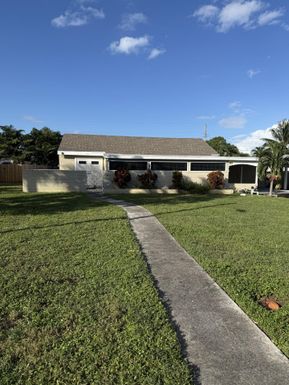 373 Glenn, West Palm Beach, FL 33405