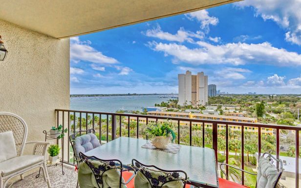 5600 Flagler, West Palm Beach, FL 33407