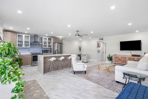 810 High Point, Delray Beach, FL 33445