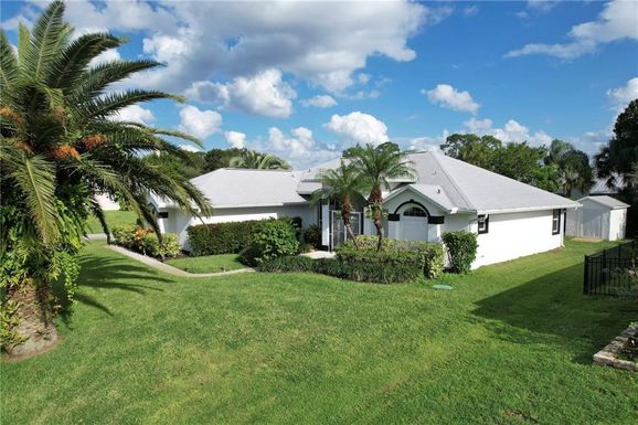 402 Joy Haven, Sebastian, FL 32958