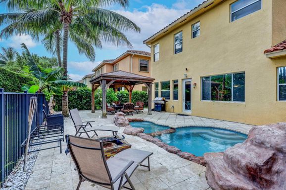 748 Cresta, West Palm Beach, FL 33413