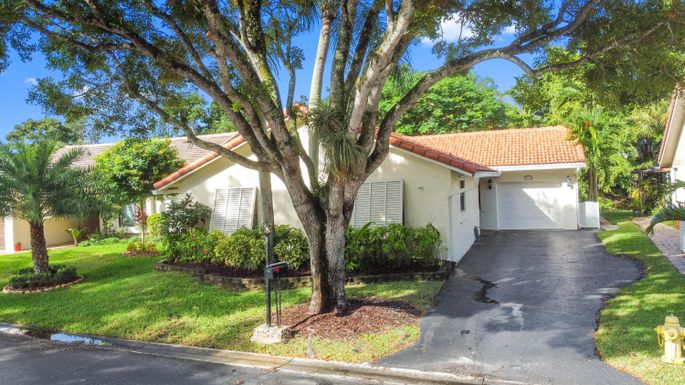 1710 Riverwood, Coral Springs, FL 33071