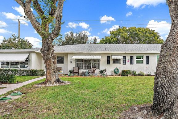 7374 Oakridge, Lake Worth, FL 33462