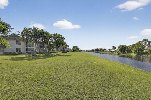 12001 Poinciana, Royal Palm Beach, FL 33411