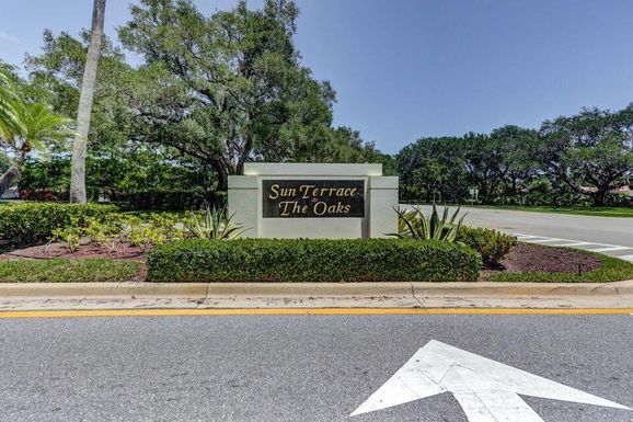 9203 Chapman Oak, Palm Beach Gardens, FL 33410
