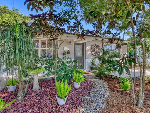 3757 Island Rd, Palm Beach Gardens, FL 33410