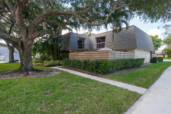 130 1st, Palm Beach Gardens, FL 33418