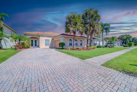 155 Bella Vista, Royal Palm Beach, FL 33411