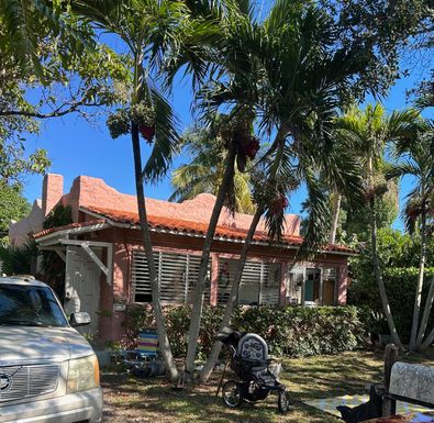 629 34th, West Palm Beach, FL 33407